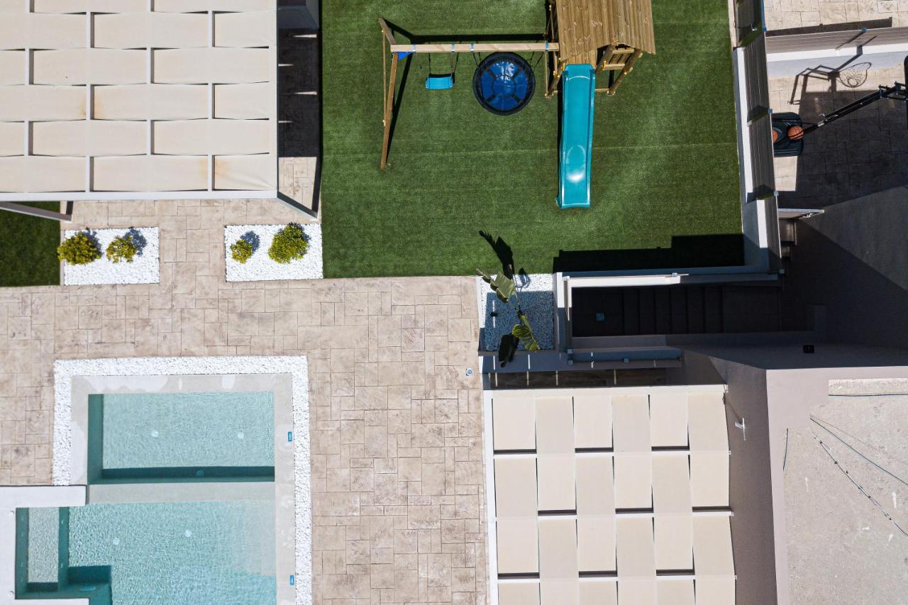 Koin Villa Sunset, With Heated Pool & Whirlpool, By Thinkvilla Perama  Екстер'єр фото